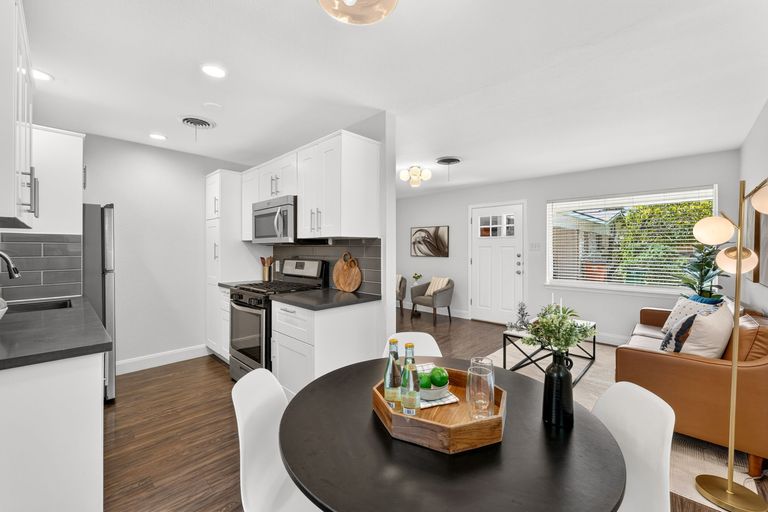 14-web-or-mls-7711-watson-st-b-(12-of-25).jpg