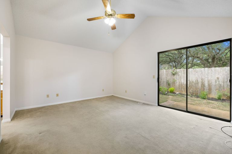 14-web-or-mls-8302-mendota-cove-kcp-081325---48.jpg