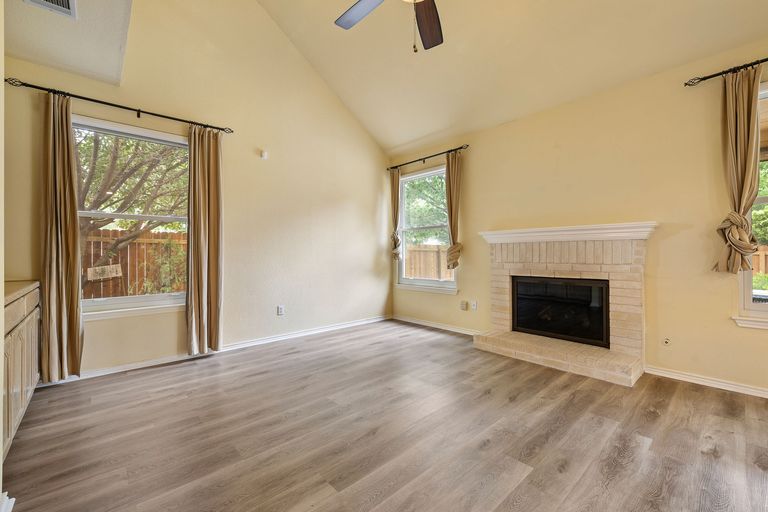 14-web-or-mls-8410-cambria-dr-kcp-042425---104.jpg