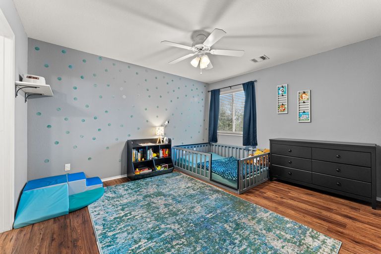14-web-or-mls-8622-brock-cir-15.jpg