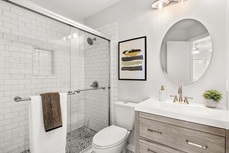 14-web-or-mls-8900-creekmont-cove-(13-of-21).jpg