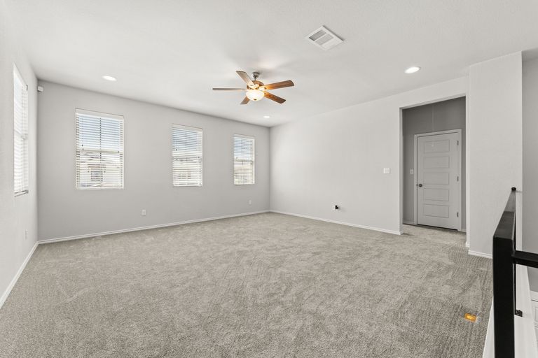 14-web-or-mls-9104-moonstone-dr-12.jpg