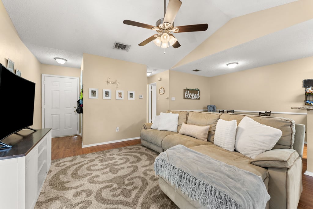 15-custom-12310-alderbrook-dr-(16-of-25).jpg