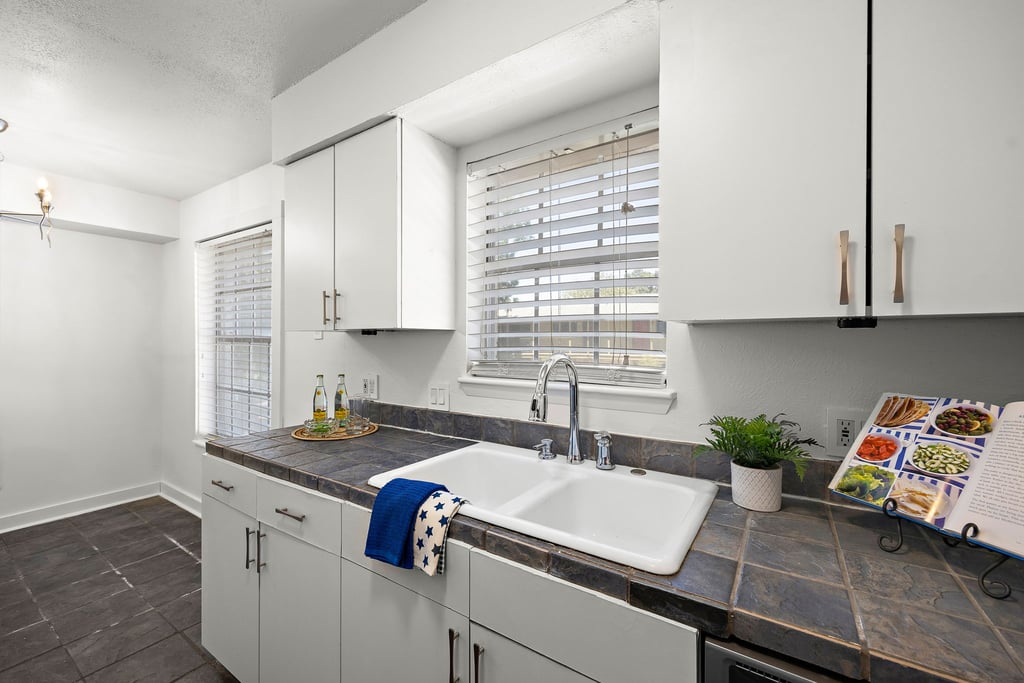 15-custom-3902-peterson-ave,-106-kcp-080423---48.jpg
