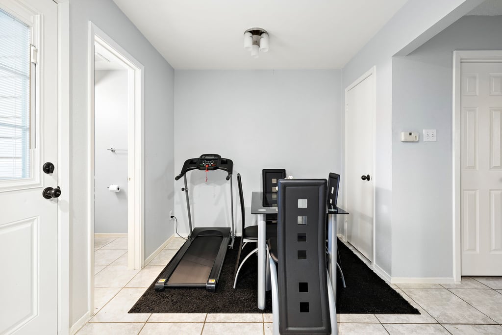 15-custom-8400-jamestown-dr,-204-kcp-122123---14.jpg