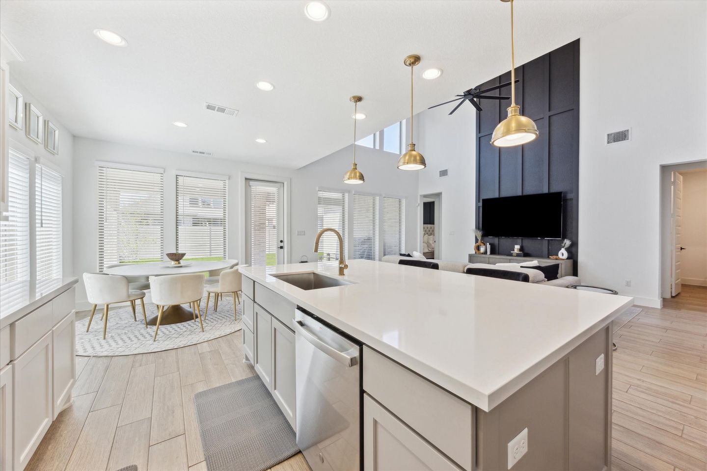 15-highcrest-1005-img-15.jpg