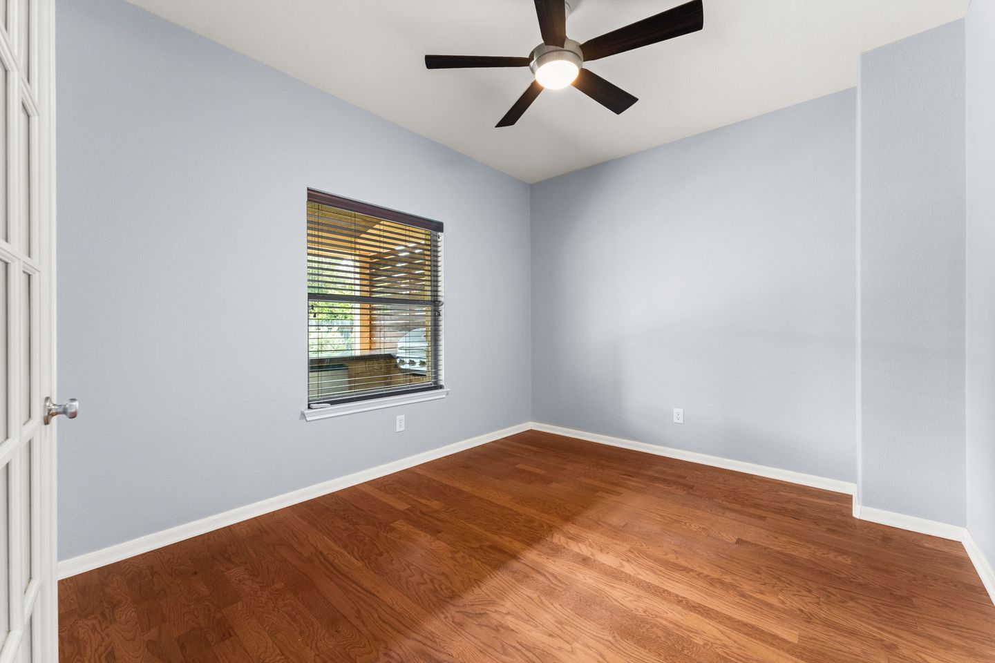 15-web-or-mls-11205-cap-stone-dr-18.jpg