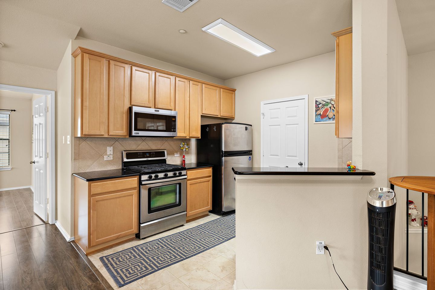 15-web-or-mls-1310-w-parmer-ln,-2401-kcp-052324---118.jpg