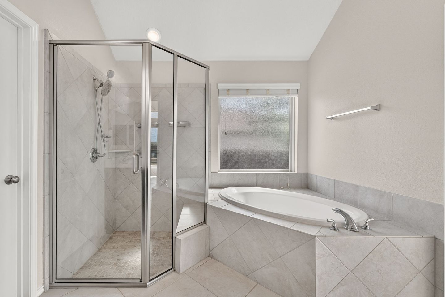 15-web-or-mls-13833-arbor-hill-cove-(19-of-37).jpg