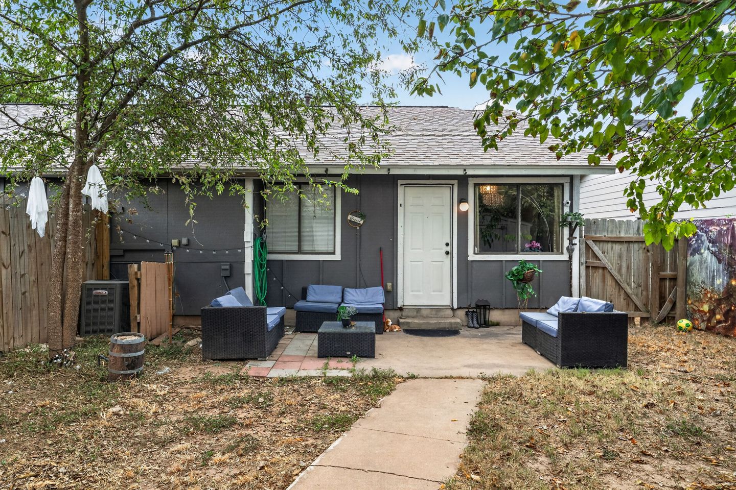 15-web-or-mls-1404-w-braker-ln-a-and-b-(15-of-25).jpg