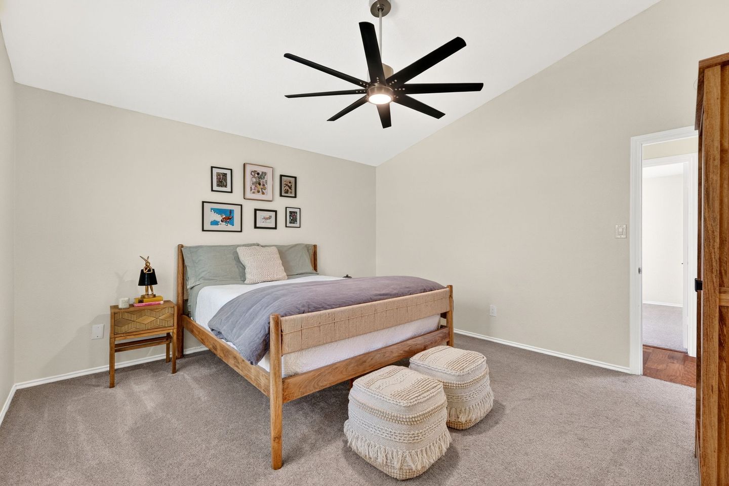 15-web-or-mls-1407-black-cherry-dr-(15-of-27).jpg
