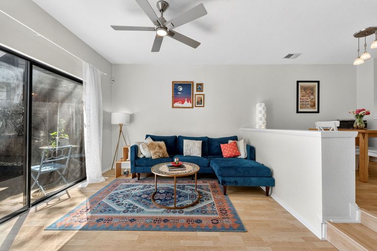 15-web-or-mls-1411-gracy-farms-ln-118-(15-of-27).jpg