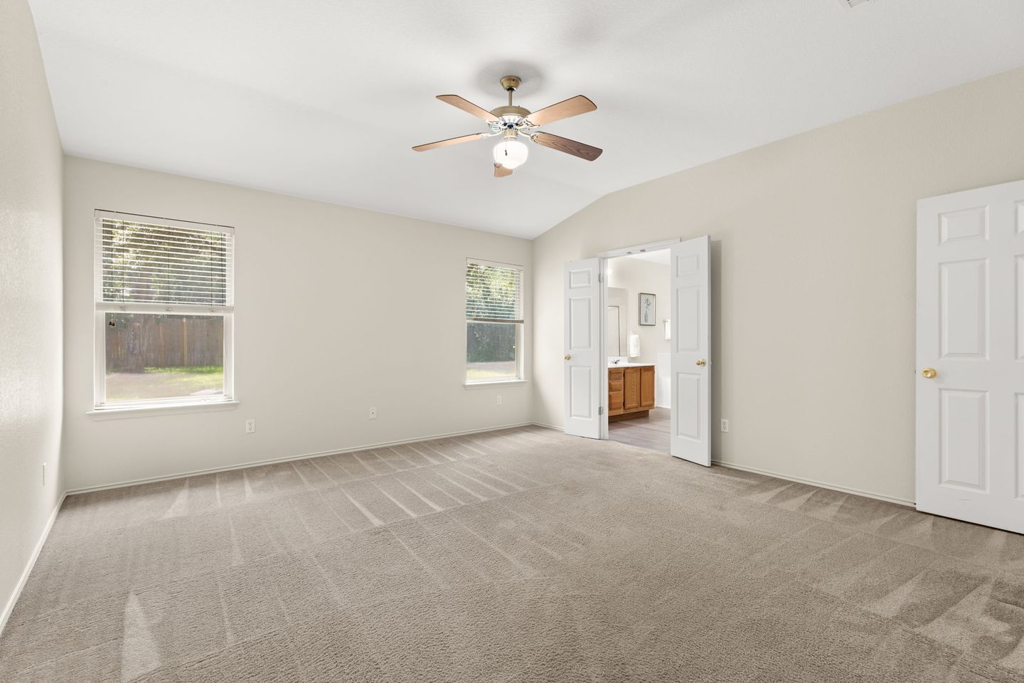 15-web-or-mls-1501-santana-st-(12-of-27).jpg