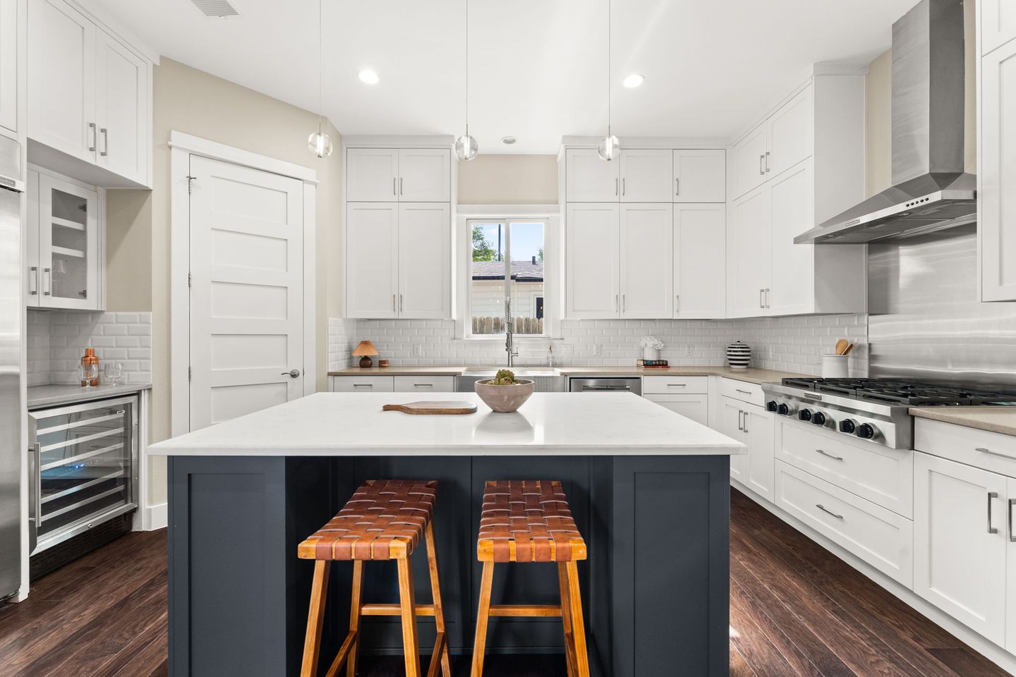 15-web-or-mls-1710-payne-ave-16.jpg