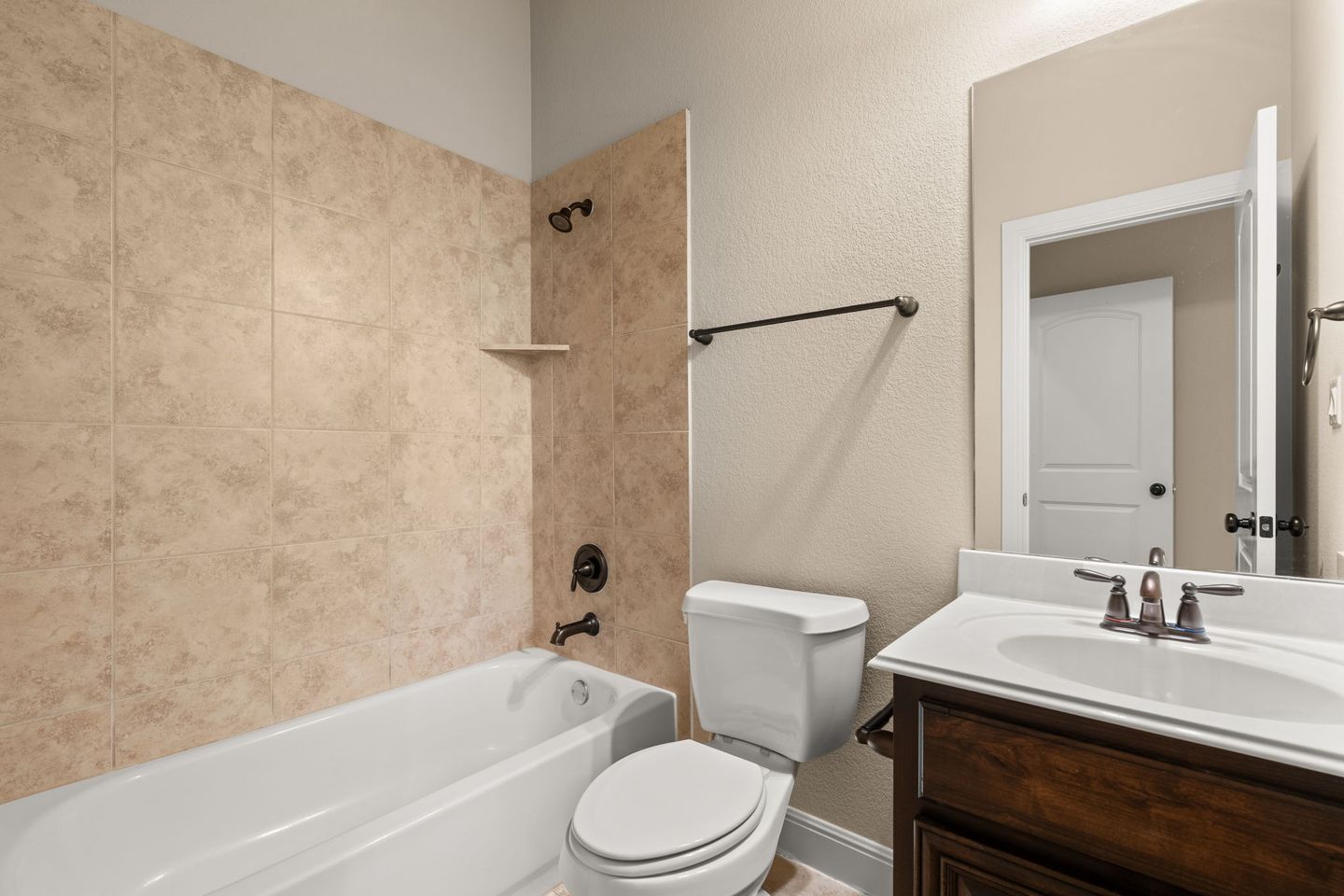 15-web-or-mls-17609-wildrye-dr-(15-of-46).jpg