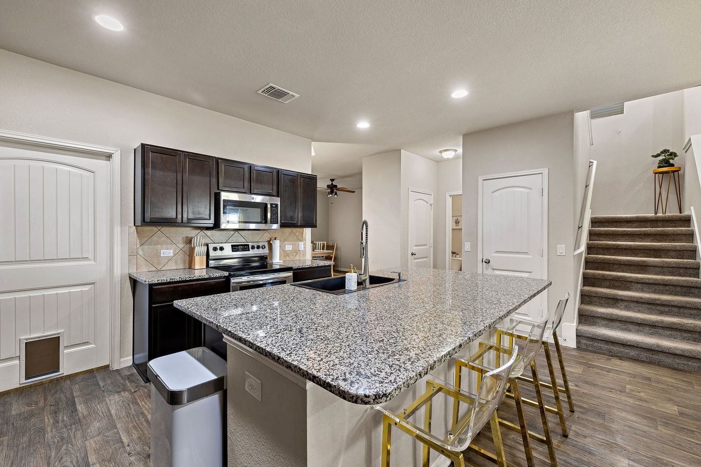 15-web-or-mls-201-garcitas-creek-ln-kcp-051326---176.jpg