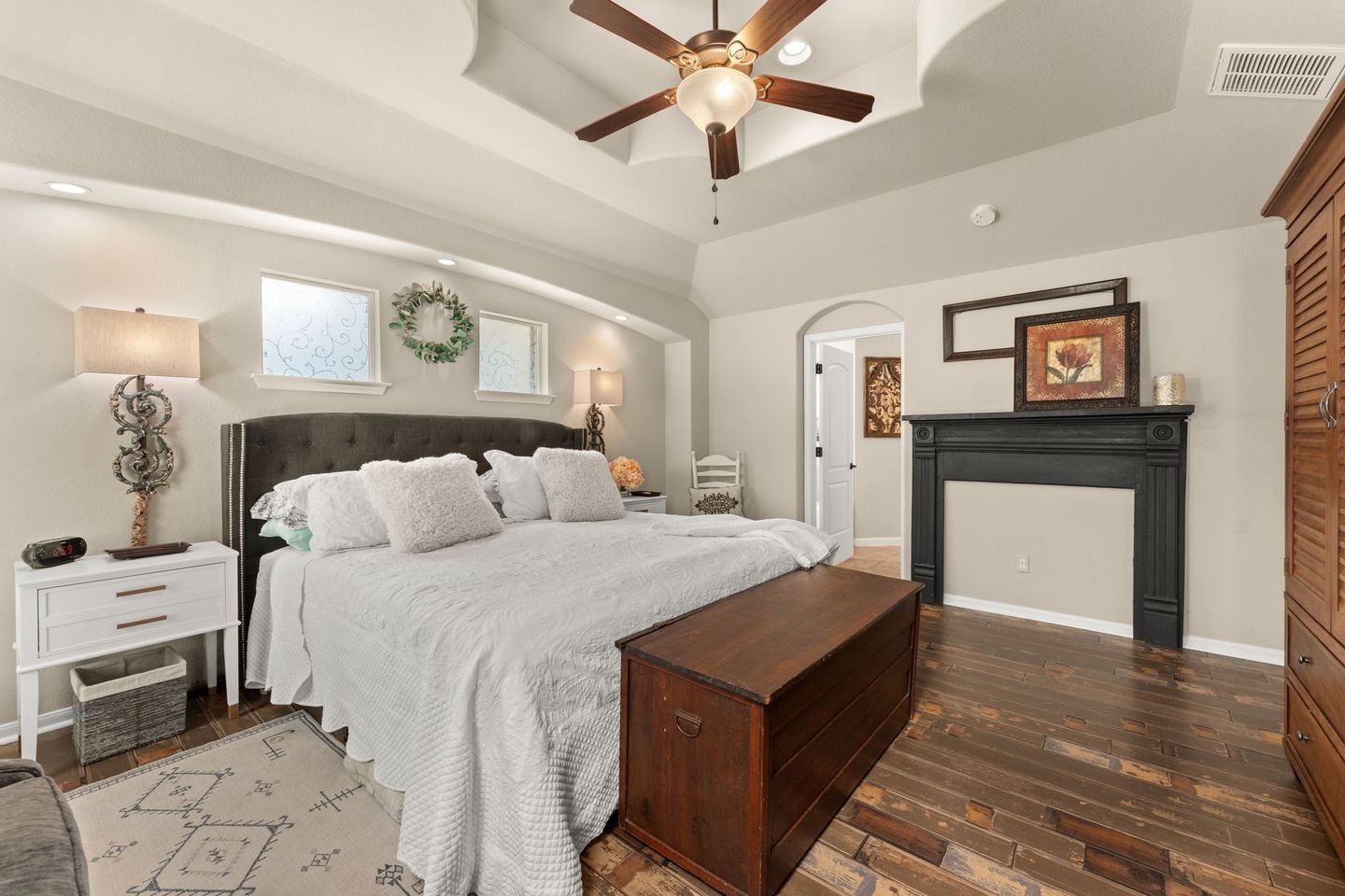 15-web-or-mls-215-choke-canyon-ln-19.jpg