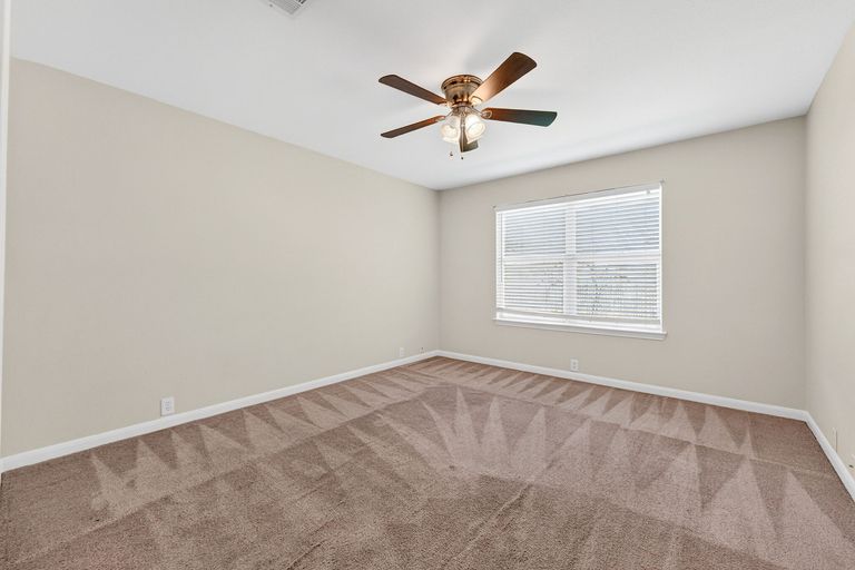 15-web-or-mls-2210-john-tee-dr-(2-of-30)-1771454073.jpg