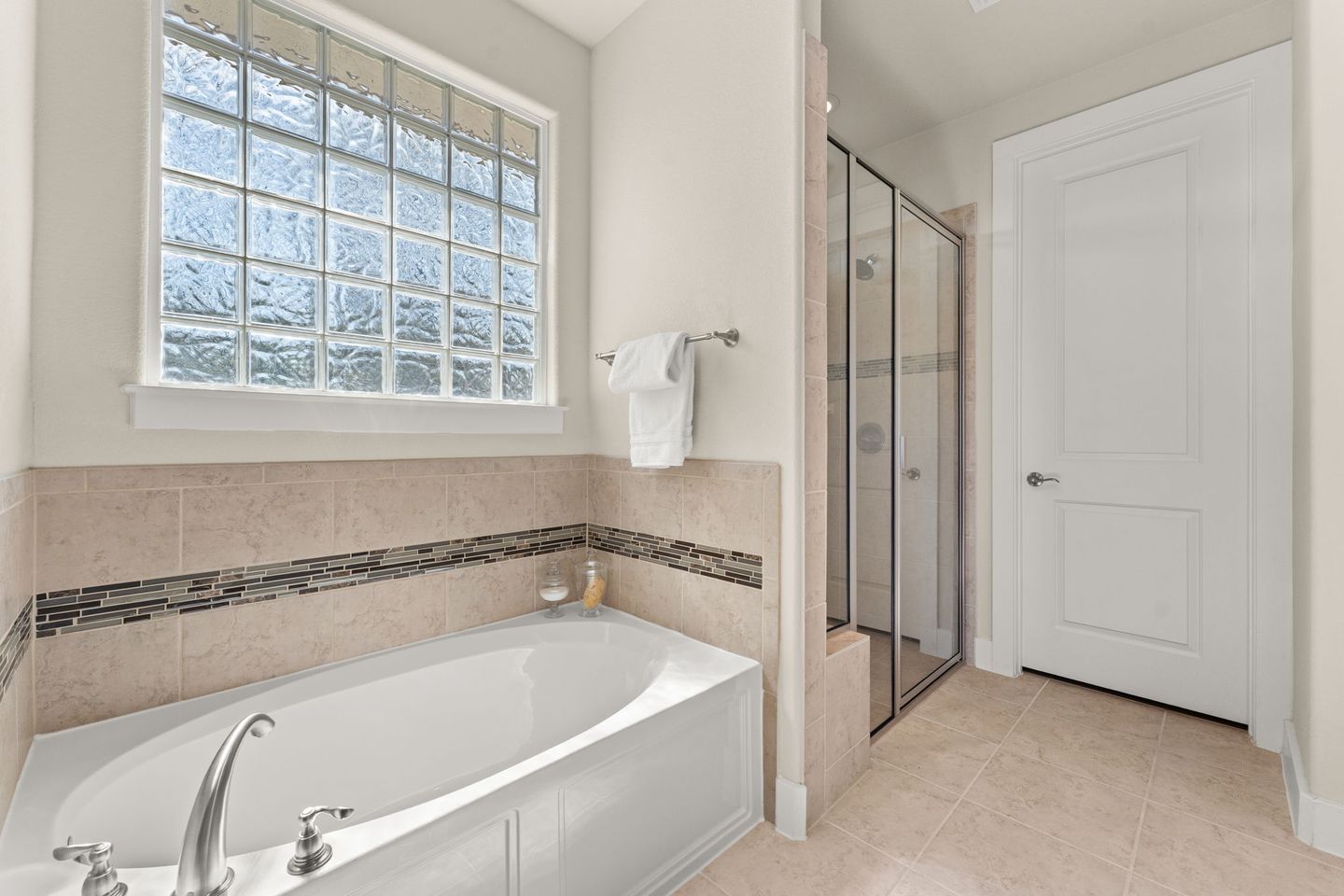 15-web-or-mls-2216-toulouse-dr-21-1742836471.jpg