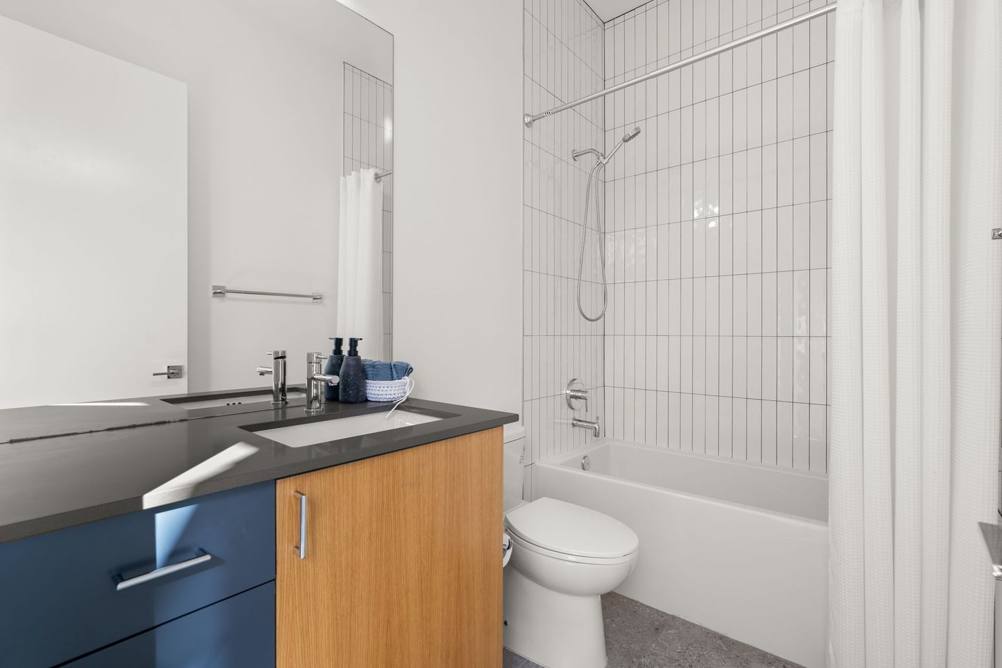 15-web-or-mls-2524-doc-reeves-st-(6-of-30).jpg