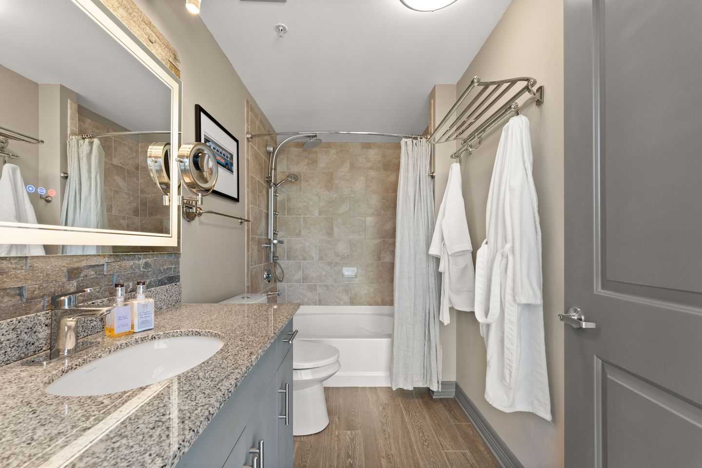 15-web-or-mls-360-nueces-st-2408-(15-of-38).jpg