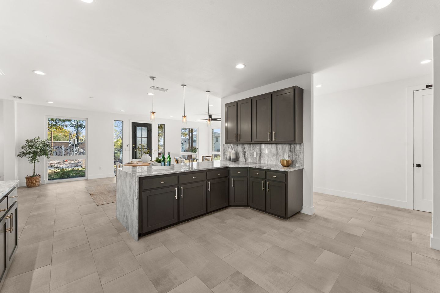15-web-or-mls-3814-wadford-st-(8-of-36).jpg