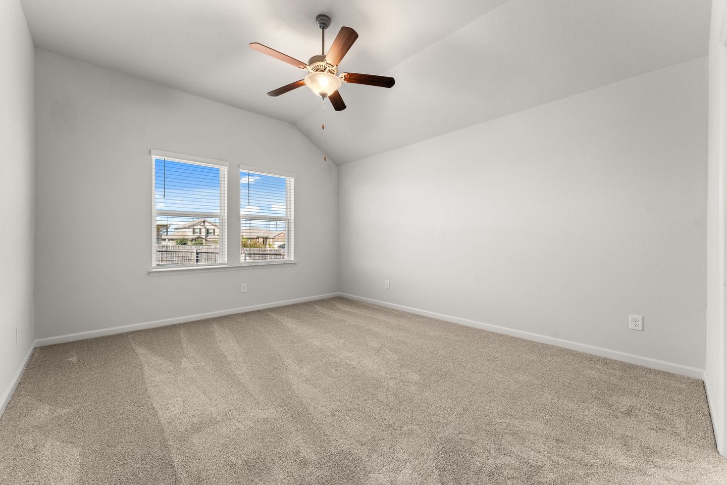 15-web-or-mls-510-bridgestone-way-15.jpg
