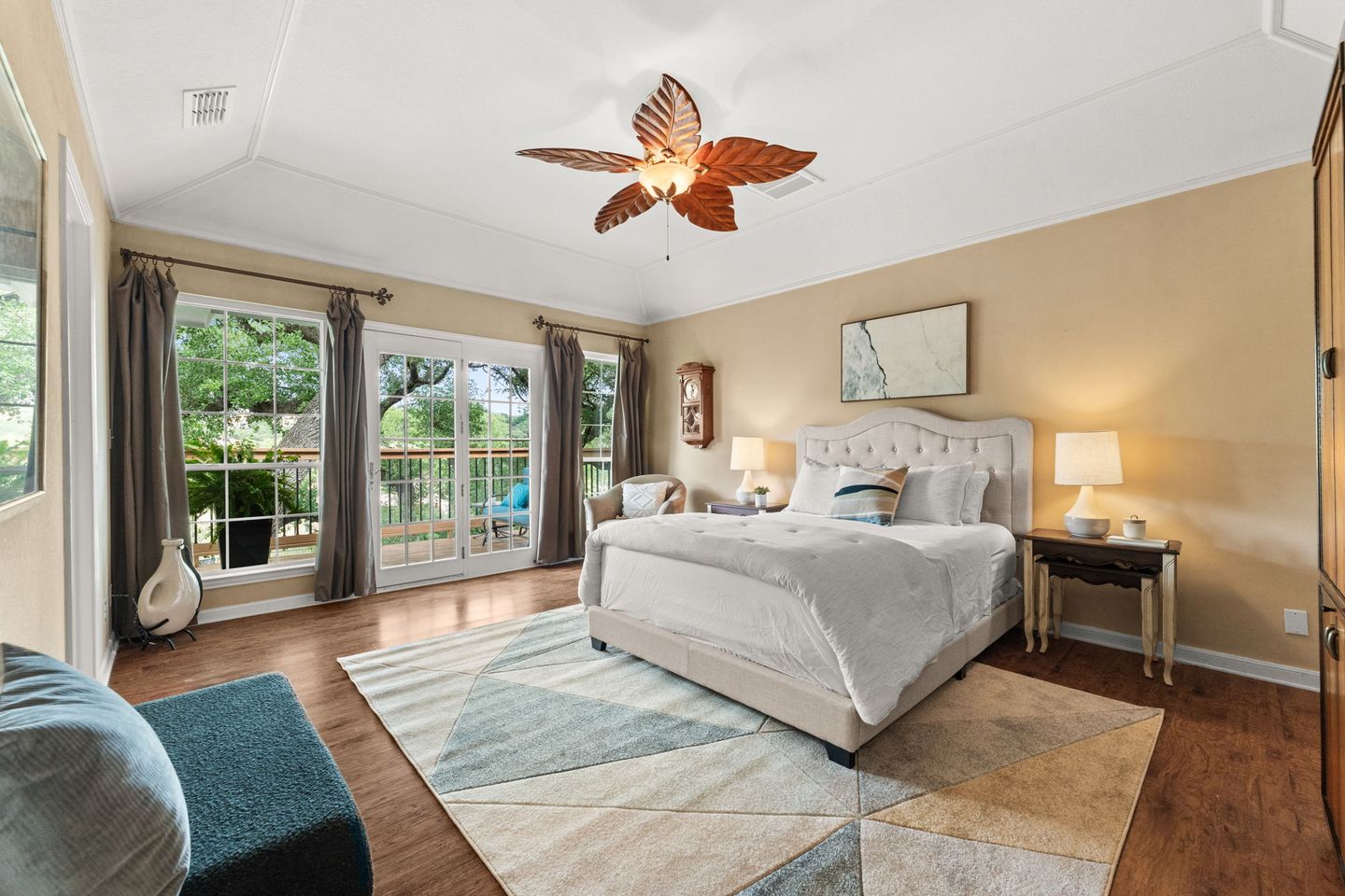 15-web-or-mls-558-peterson-ln-15.jpg