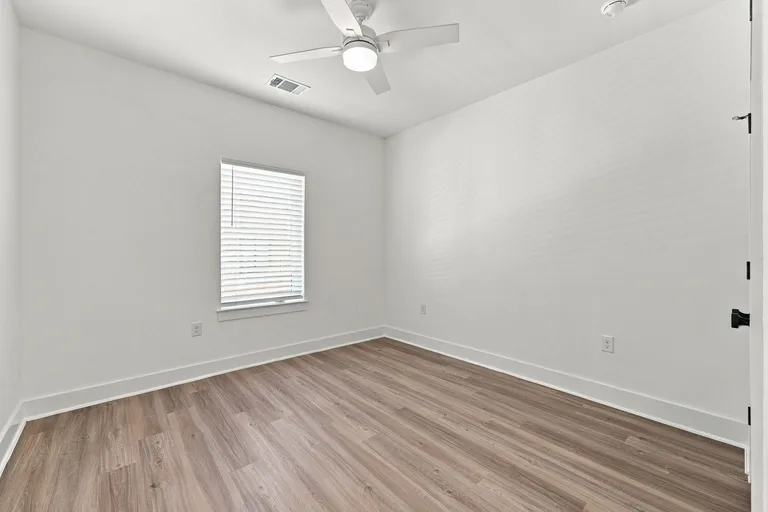 5817 Sutherlin Rd, photo 14
