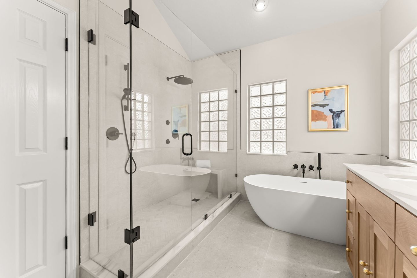 15-web-or-mls-6-dovedale-cove-18.jpg