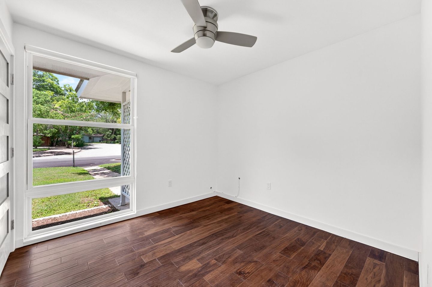 15-web-or-mls-6215-peggy-st-(17-of-26).jpg