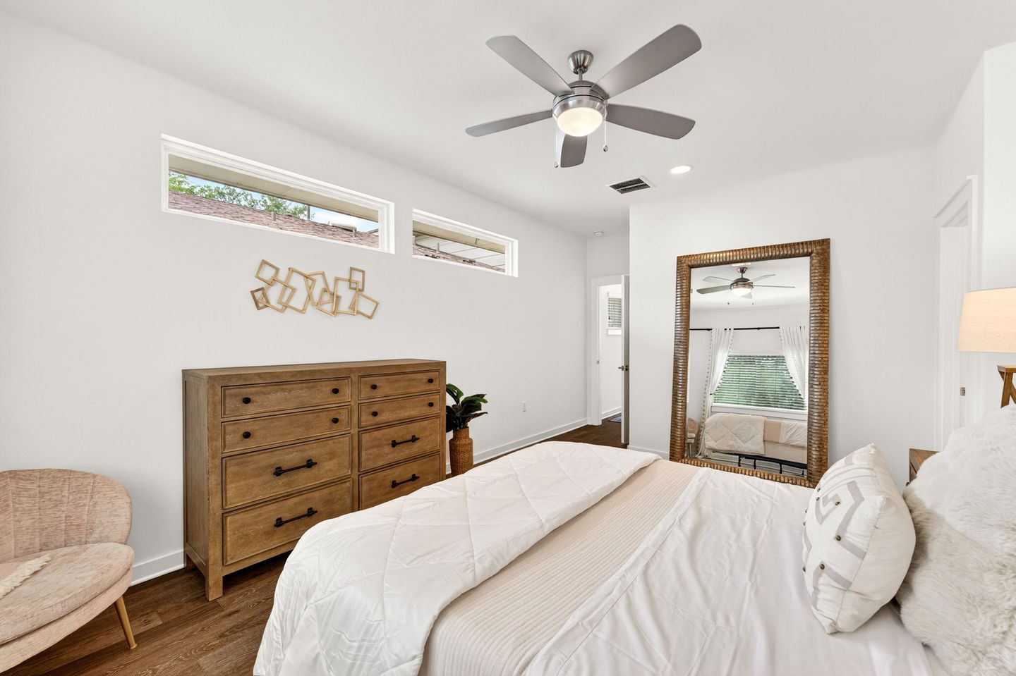 15-web-or-mls-6800-menchaca-rd-13-(16-of-25).jpg