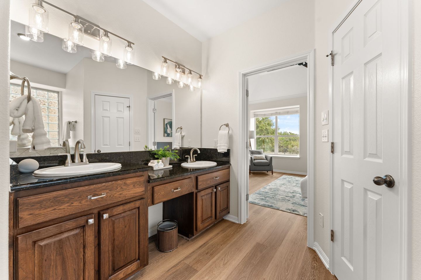 15-web-or-mls-7908-via-verde-dr-(23-of-41).jpg