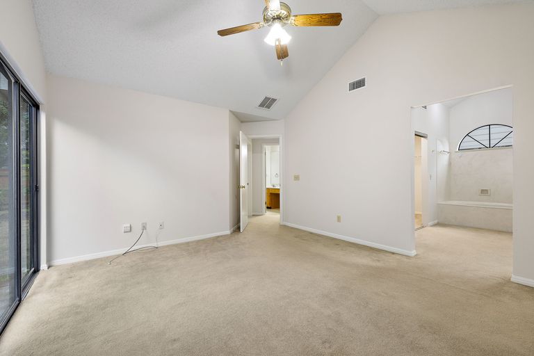 15-web-or-mls-8302-mendota-cove-kcp-081325---55.jpg