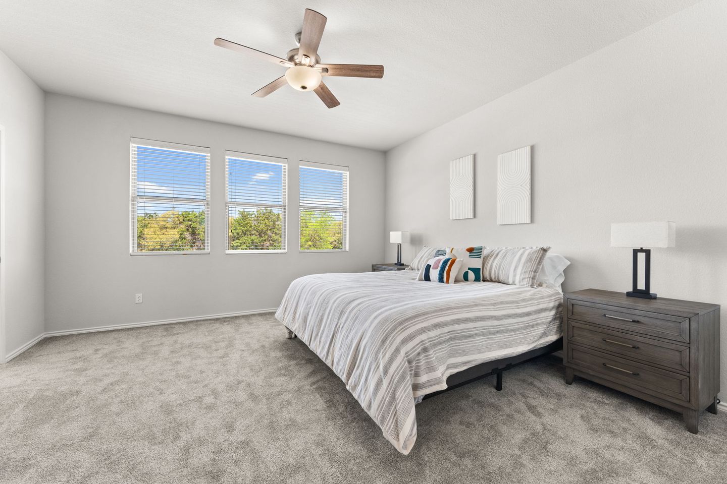 15-web-or-mls-9104-moonstone-dr-13.jpg
