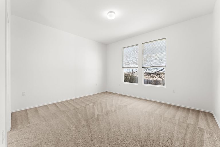 15-web-or-mls-9217-southwick-dr-11-1741818266.jpg