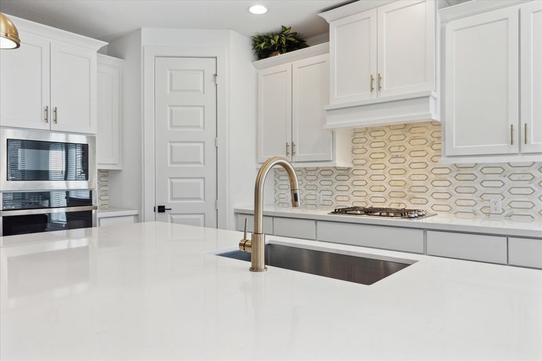 16-highcrest-1005-img-16.jpg