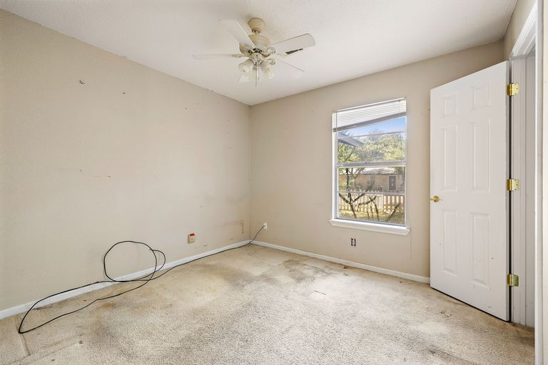 16-web-or-mls-1209-doris-ln-kcp-092524---1.jpg