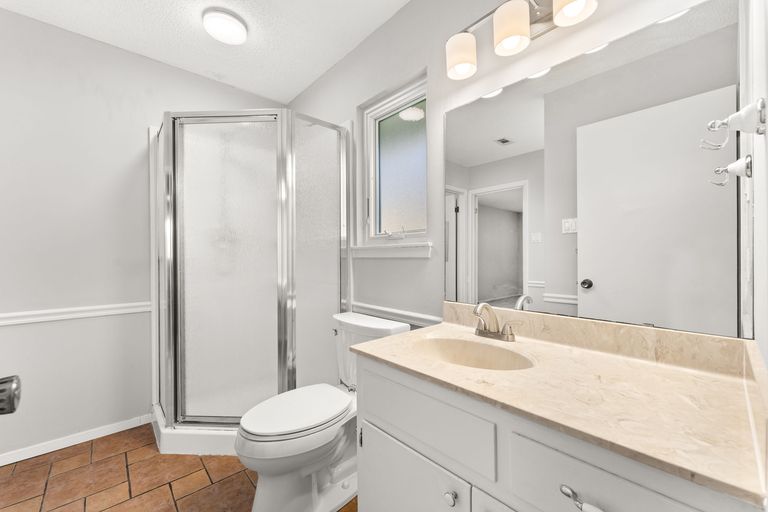 16-web-or-mls-12100-cactus-bend-(19-of-35).jpg