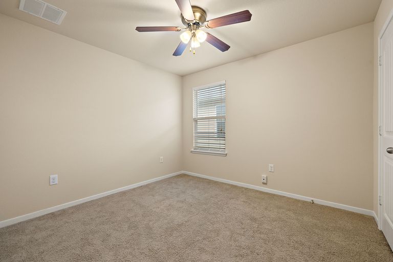 16-web-or-mls-12111-stoneridge-gap-ln-kcp-043026---17.jpg
