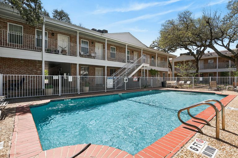 16-web-or-mls-1240-barton-hills-dr-206-(22-of-23).jpg