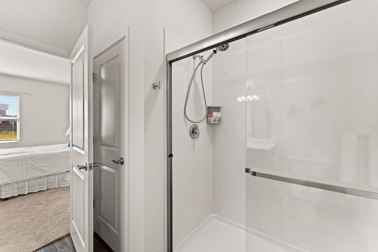 16-web-or-mls-12701-samuel-adams-dr-6.jpg