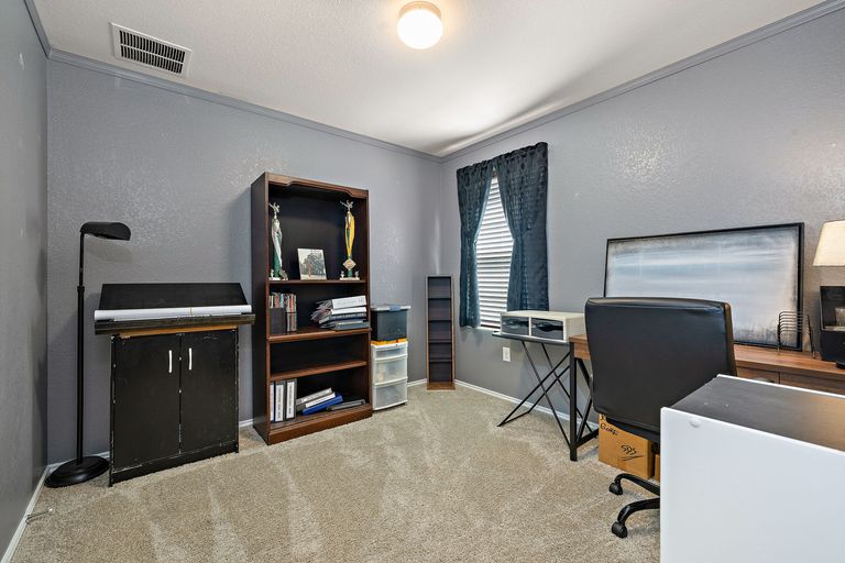 16-web-or-mls-14916-talus-rd-kcp-041124---4.jpg