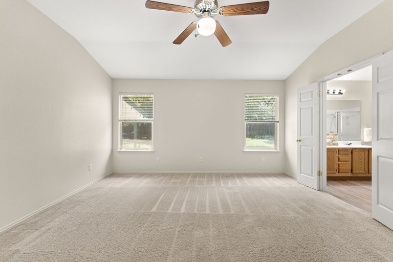 16-web-or-mls-1501-santana-st-(13-of-27).jpg