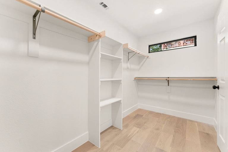 16-web-or-mls-1604-cedar-ave-(20-of-25).jpg