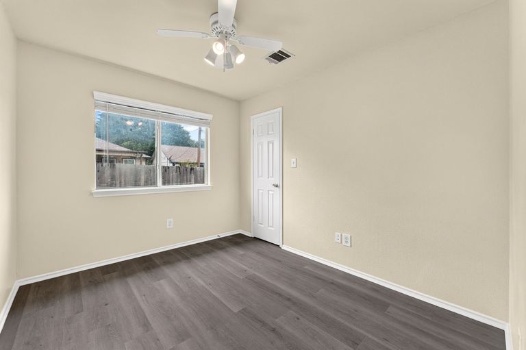 16-web-or-mls-1604-southwestern-trail-(19-of-25).jpg