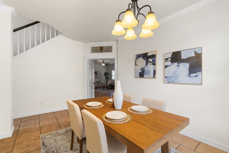 16-web-or-mls-16801-stockton-dr.jpg