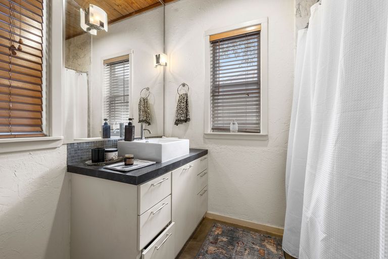 16-web-or-mls-1813-waterston-ave-kcp-022125---52.jpg