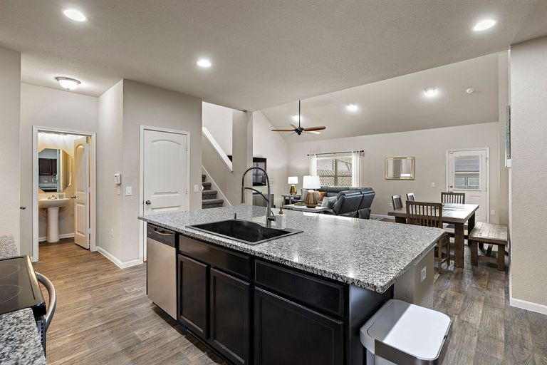 16-web-or-mls-201-garcitas-creek-ln-kcp-051326---181.jpg