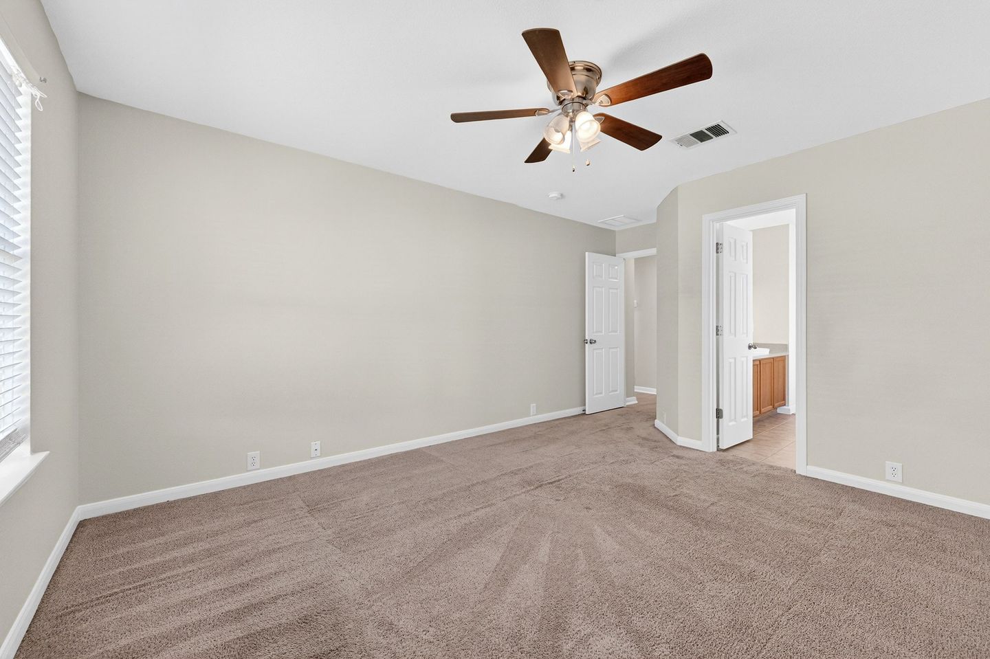 16-web-or-mls-2210-john-tee-dr-(1-of-30)-1771454074.jpg